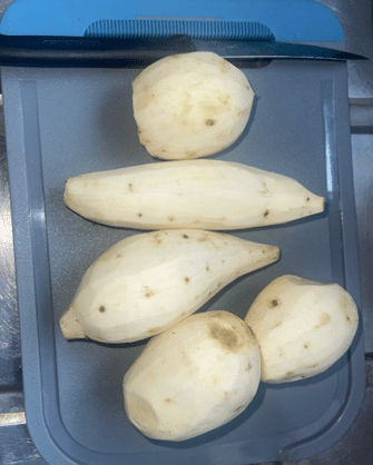 Patate douce épluchée pour Agnan © Visiter le Bénin